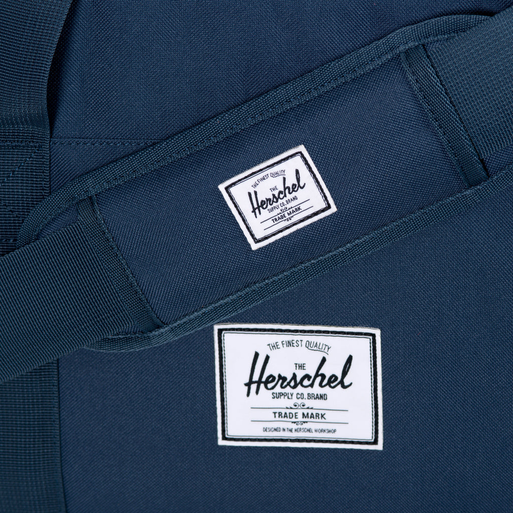 Herschel Supply Outfitter Travel Duffel Bag - Navy :: Maxton Men